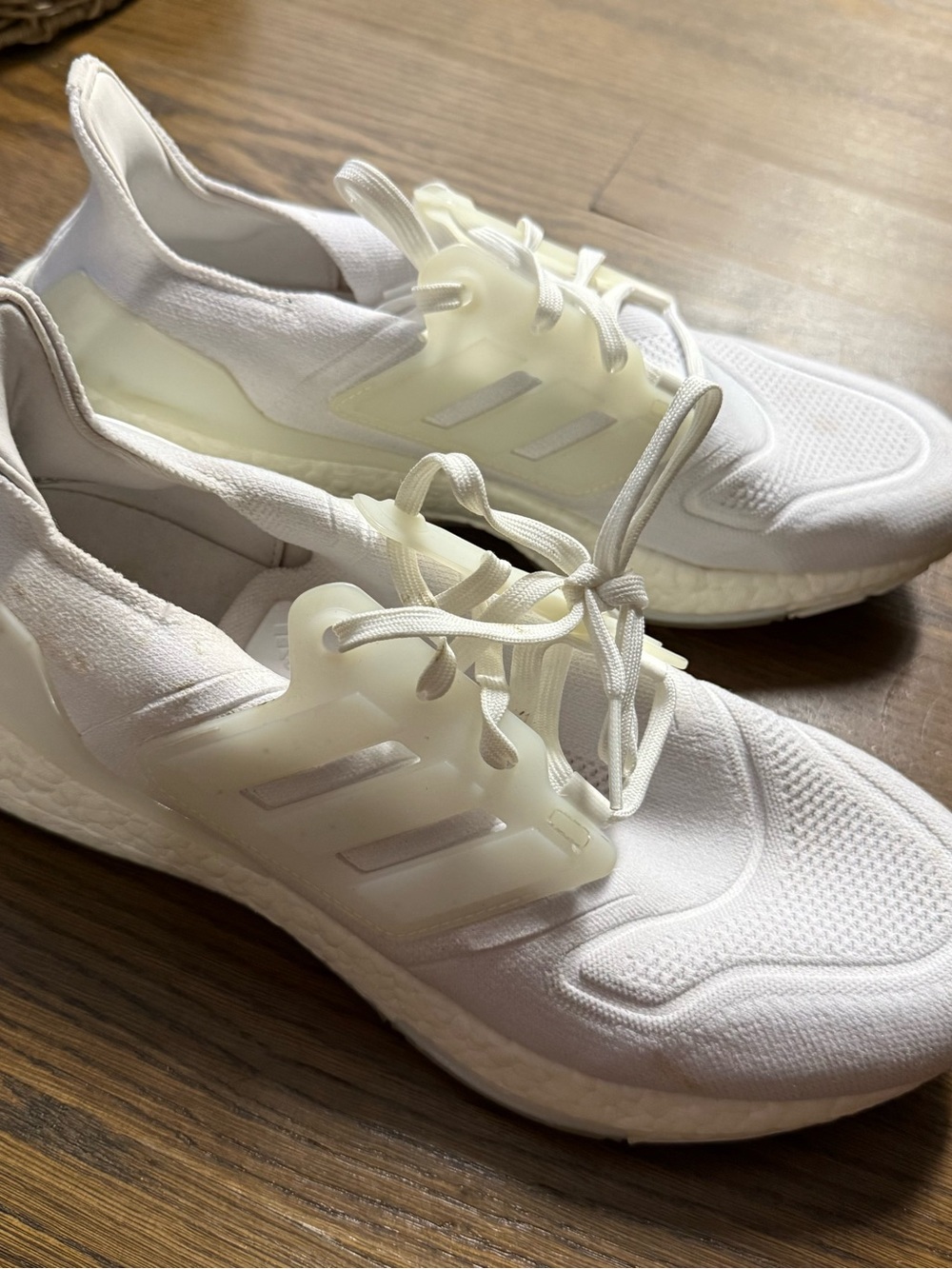 WHITE MENS ADIDAS ULTRABOOST